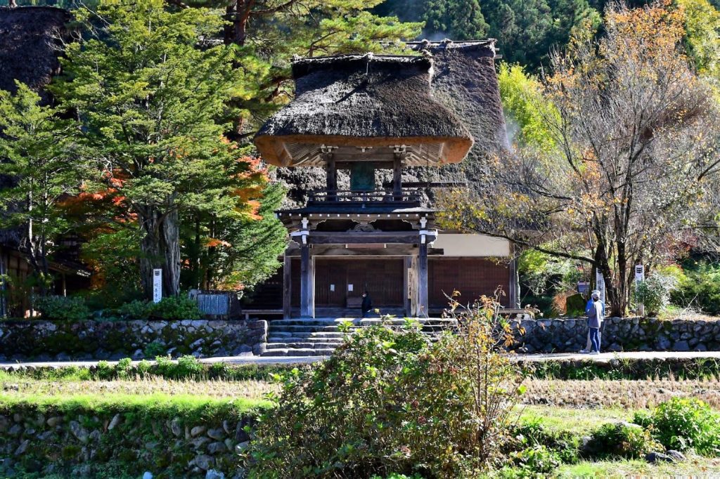 白川郷明善寺の鐘楼