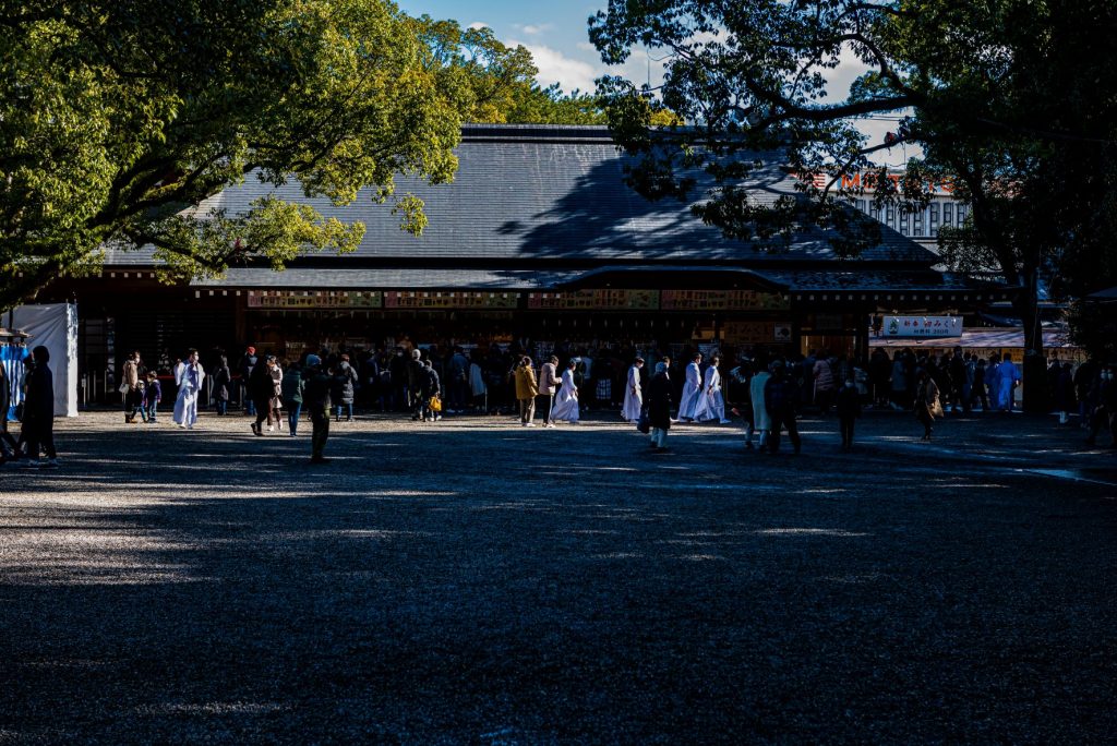 熱田神宮大晦日の本宮授与所