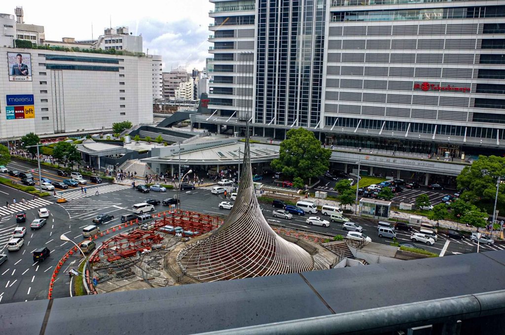飛翔解体のための工事が始まりました。飛翔の解体プロセス