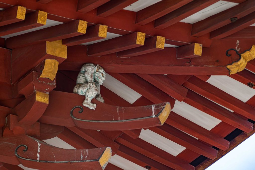 伊賀八幡宮随神門の北西角の力神
