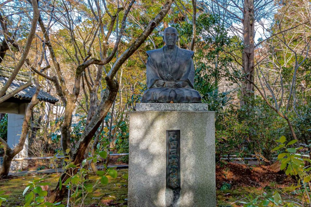 彦根龍潭寺の石田三成像