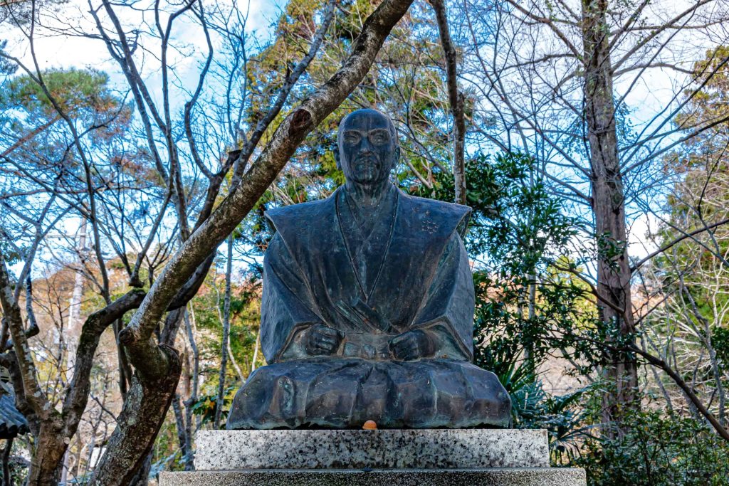 彦根龍潭寺の石田三成像