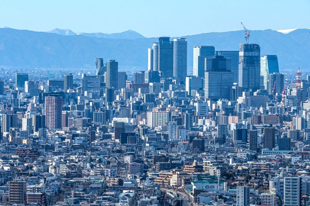 名古屋から見える養老山地