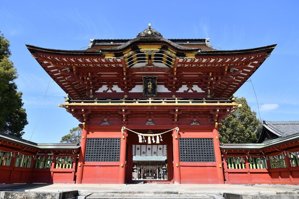 伊賀八幡宮に春が来た