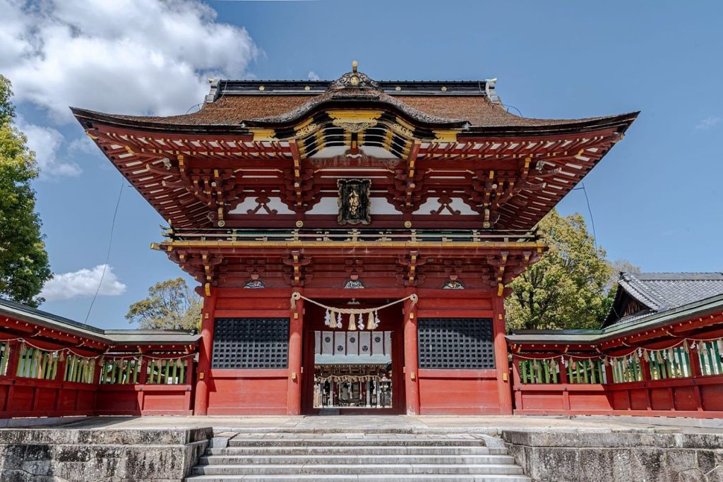 伊賀八幡宮随神門