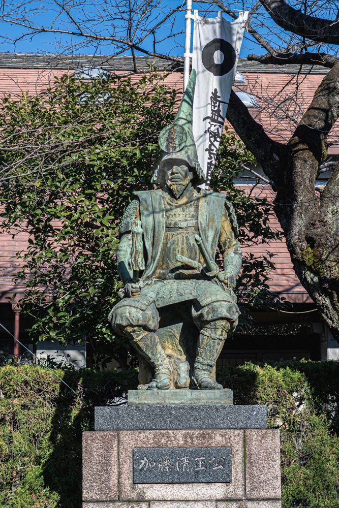 妙行寺加藤清正等身大像
